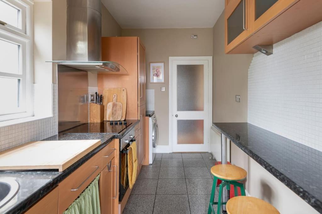 Stylish Central Apartment With Parking - Garden And Workspace Bath Extérieur photo