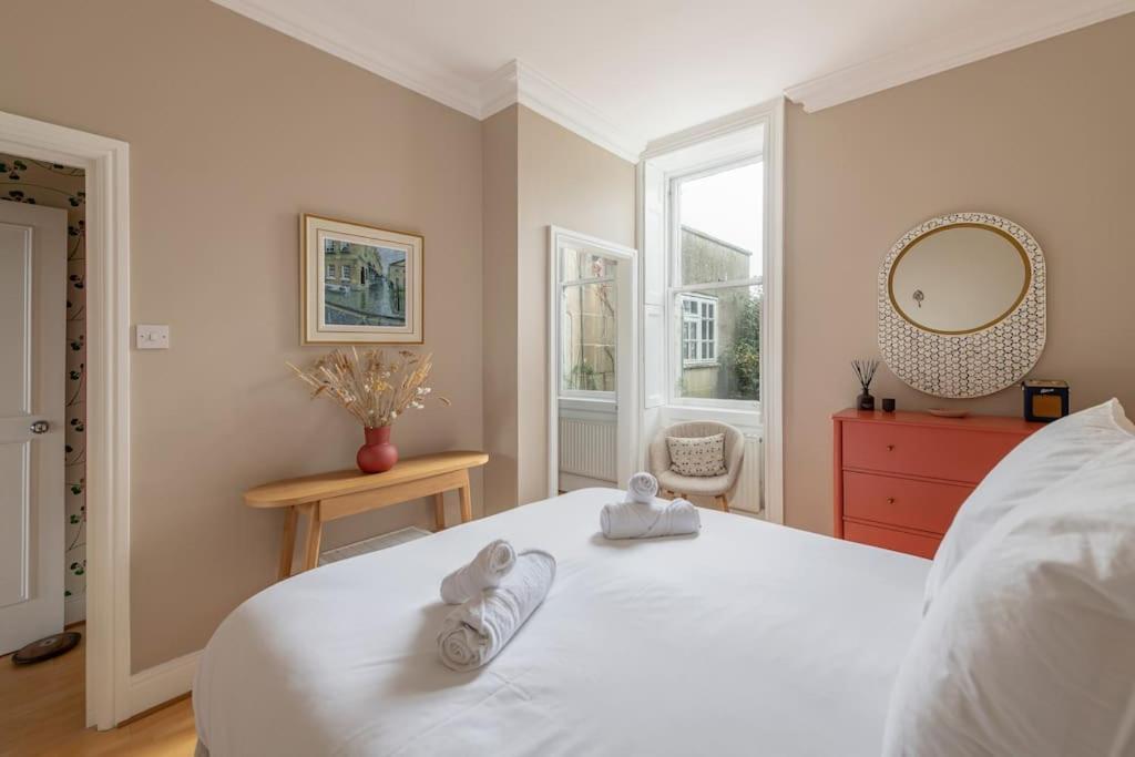 Stylish Central Apartment With Parking - Garden And Workspace Bath Extérieur photo